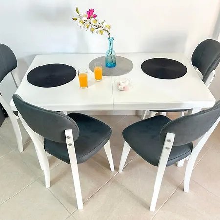 Deluxe 643 * Durrës
